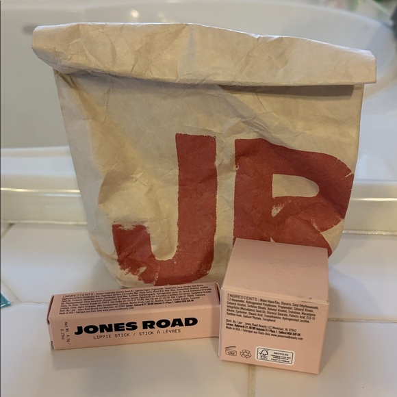 Jones Road Dusty Rose Lippie Stick, Mini .5 ml Eye Cream Exclusive New in Box - Picture 2 of 4